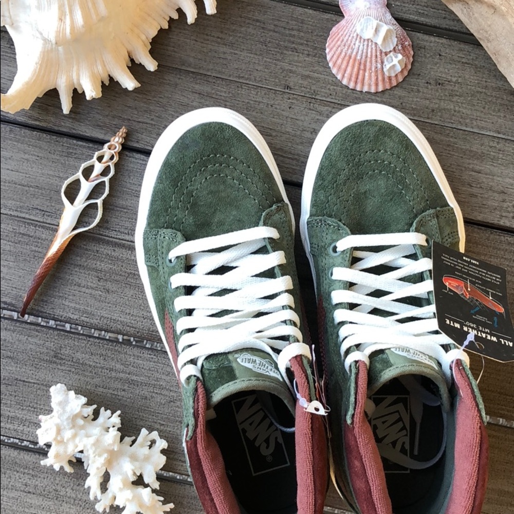 🌴🌼VANS- MOUNTAIN ALL WEATHER PROOF HIGH TOPS🌼🌴 - Picture 9 of 14